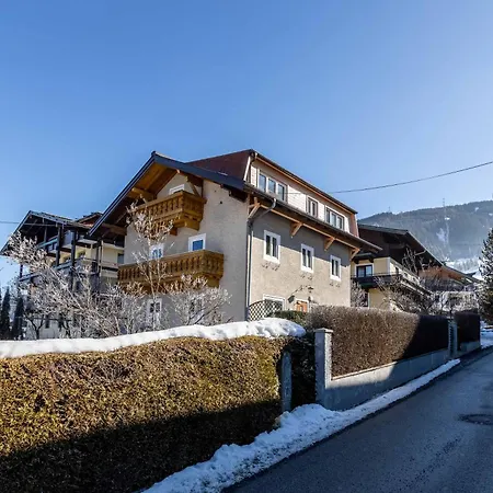 Lovely Rita, 아파트 카프룬