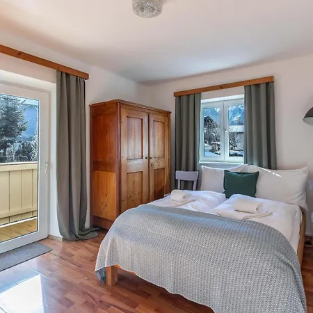 아파트 Lovely Rita, 카프룬