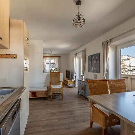 아파트 Lovely Rita,