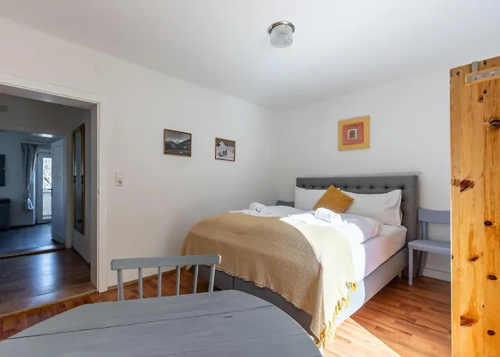 Lovely Rita, アパート *