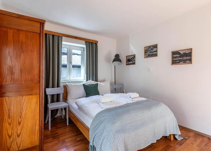 Lovely Rita, شقة كابرون